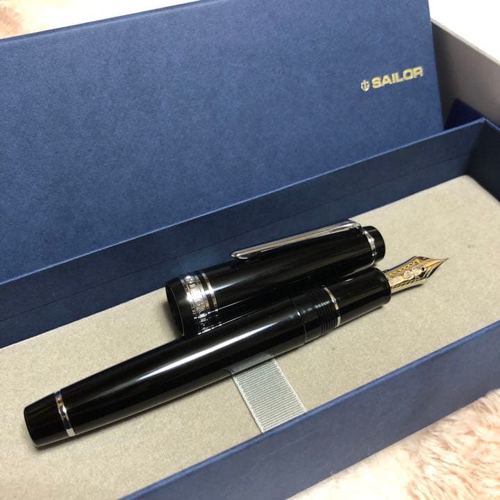 ☆未使用 セーラー プロフェッショナルギア 万年筆 銀 F 細字 ペン先21金☆