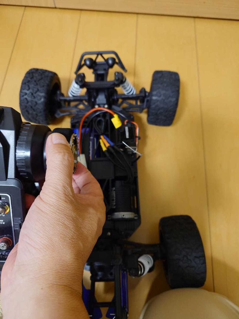 【部品どり用】2015年製　京商　MAD BUG 電動ラジコンカー