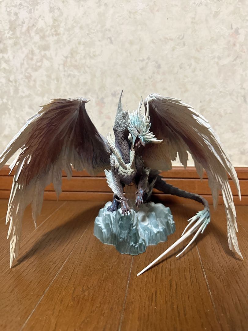 一番くじ　モンハンワールド　アイスボーン　A賞　イヴェルカーナ フィギュア