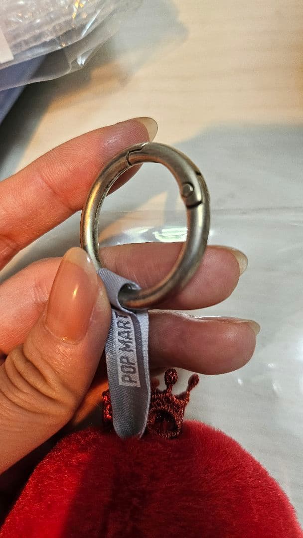 POP MART 赤 ぬいぐるみ 耳あて付き