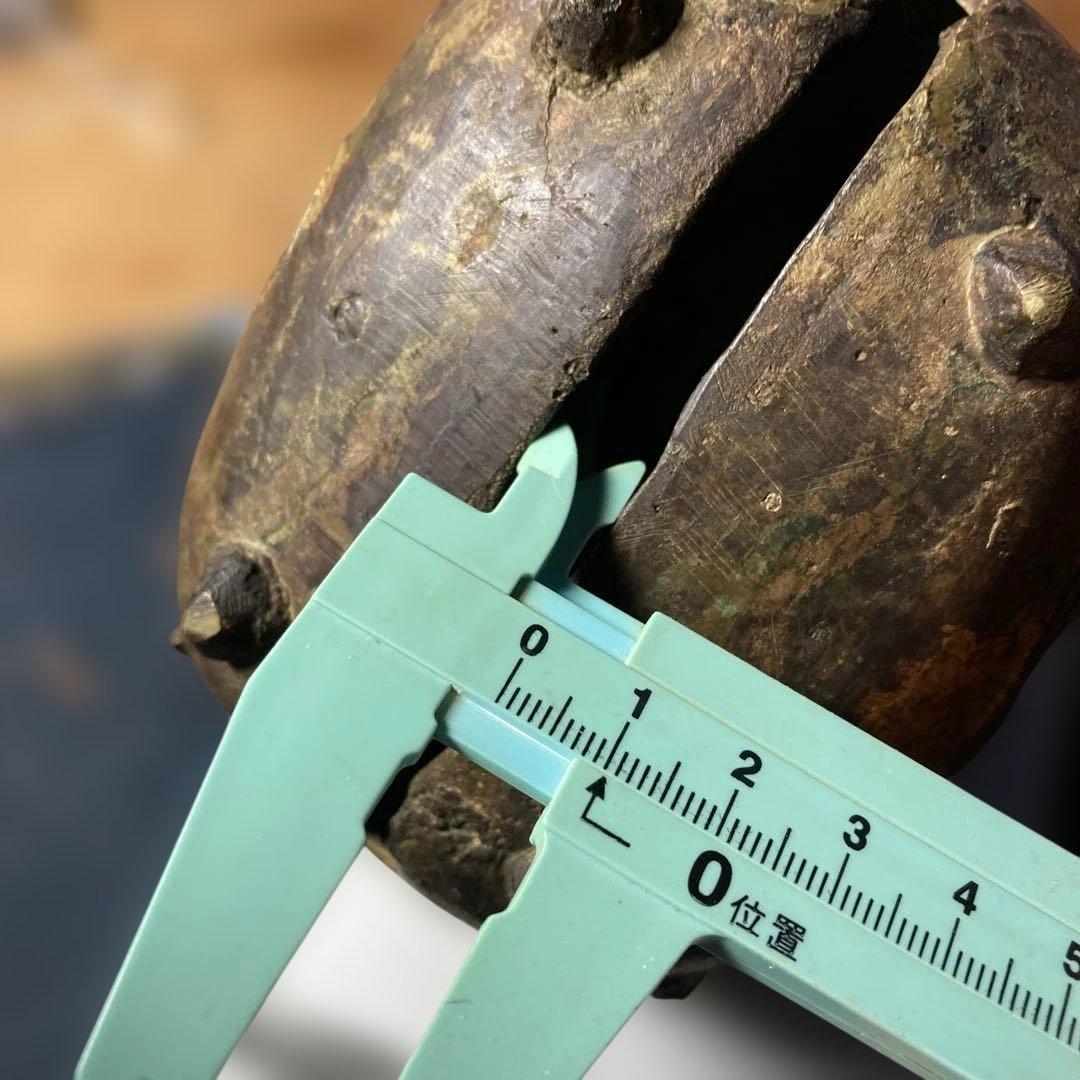 ( T_T)＼(^-^ )何⁇これ、古い五三の桐と梵字の特大の鈴です。