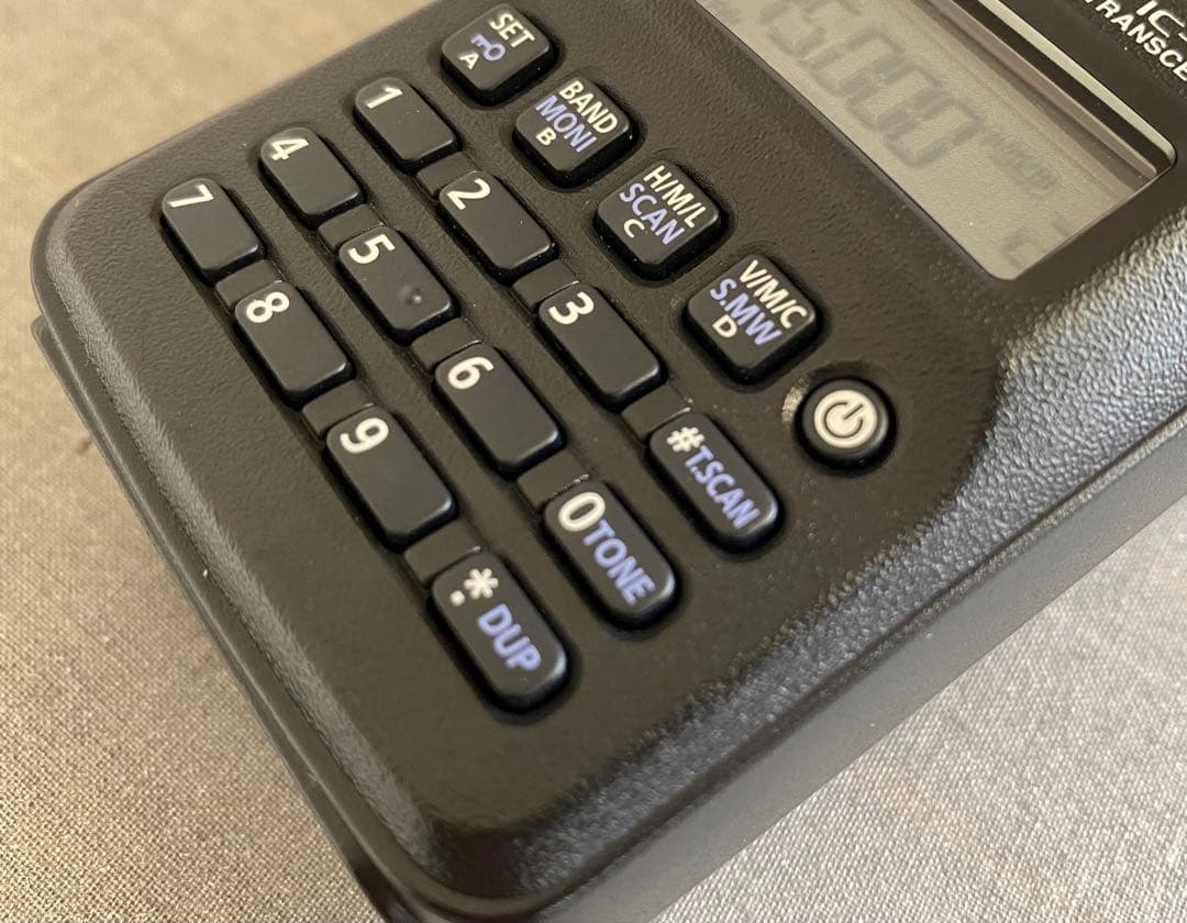 ICOM IC-T70 トランシーバー