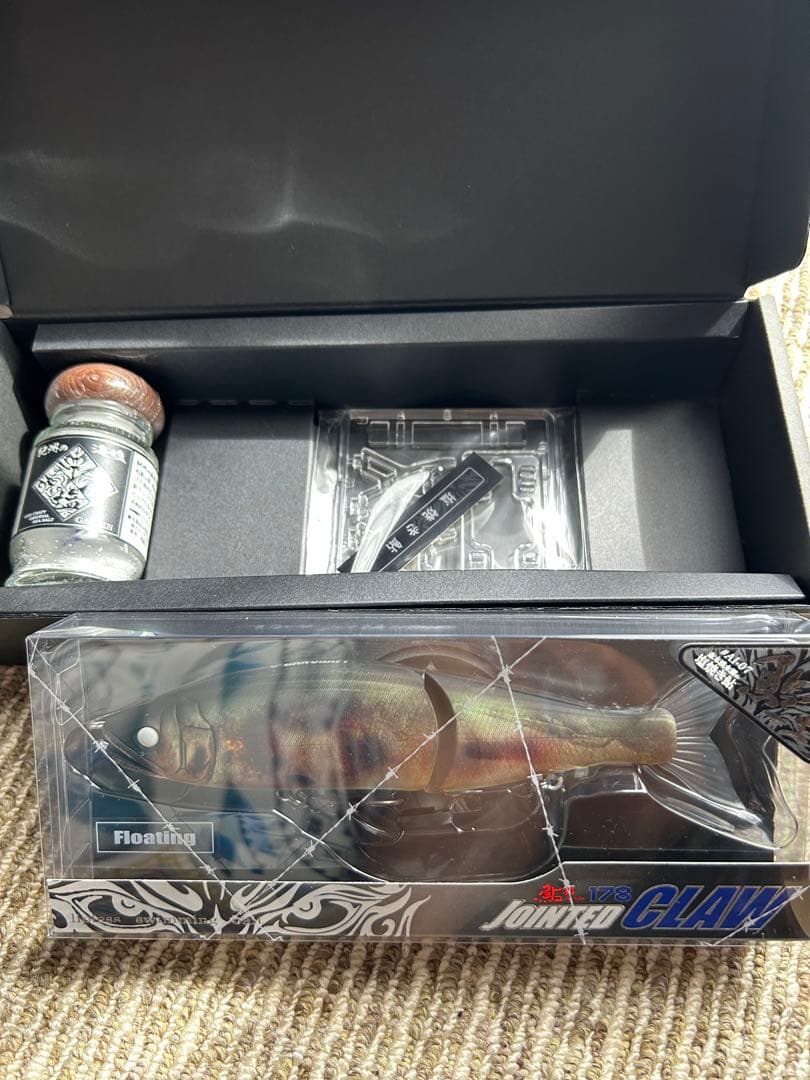 JOINED CLAW 178 フローティング ビッグベイト