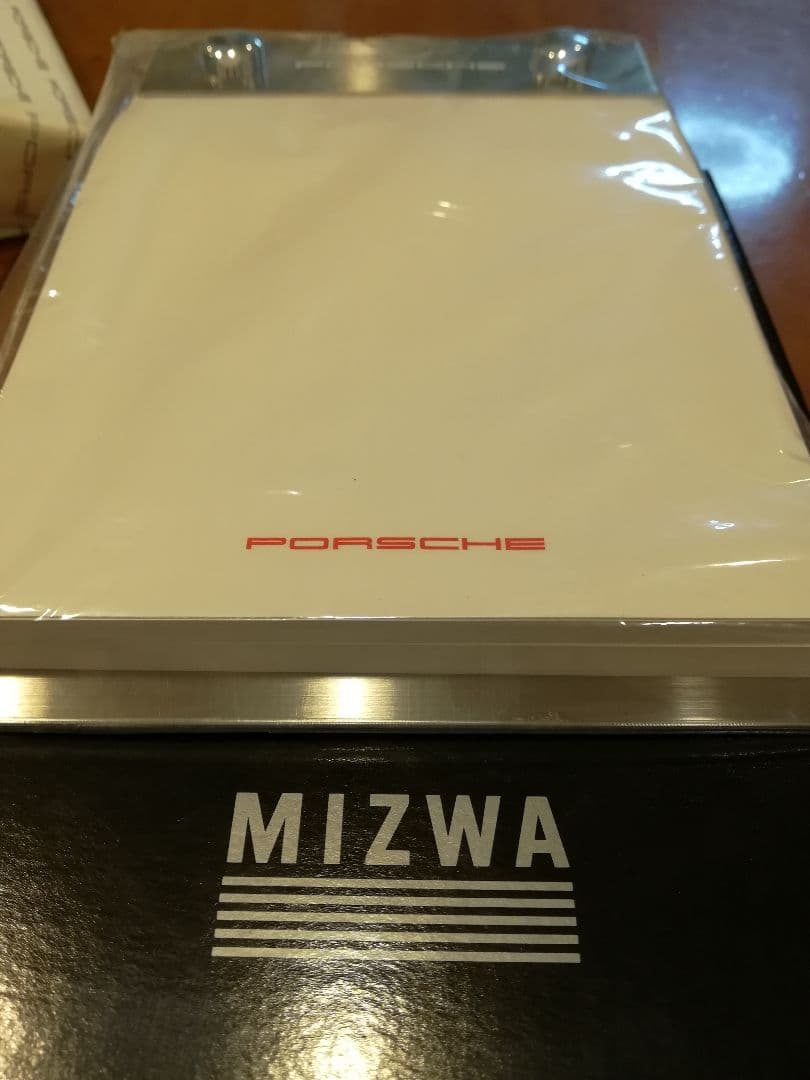 ✨PORSCHE ポルシェ 重厚感あるステンレス台のメモ帳