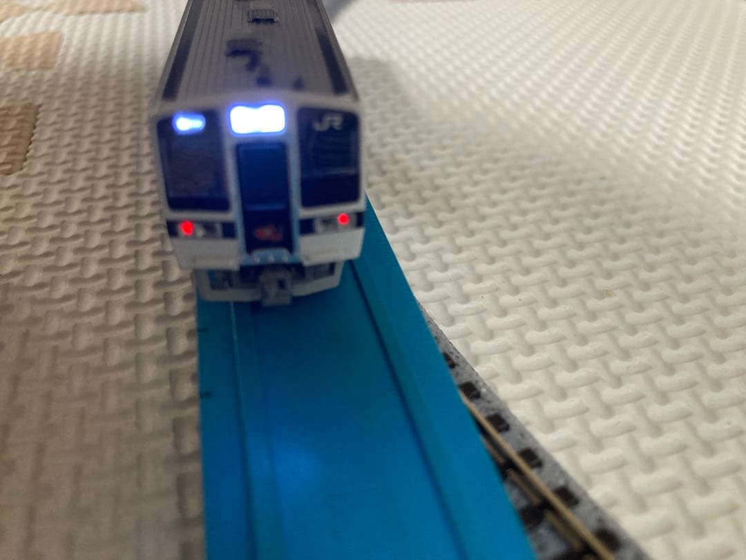 719系0番台あかべぇ+起き上がり小法師塗装