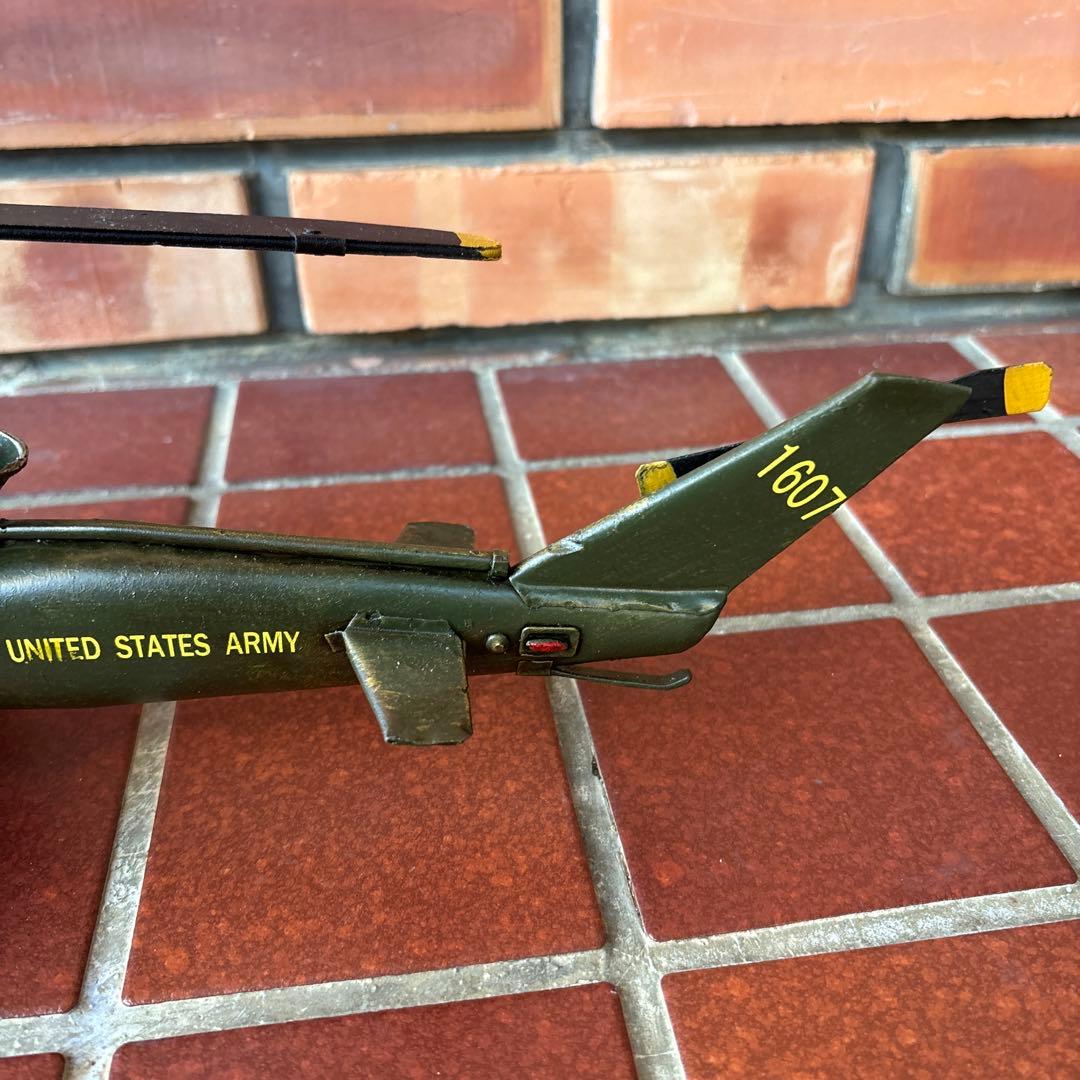 AH-1 コブラ　ブリキ製ヘリコプター　アメリカン