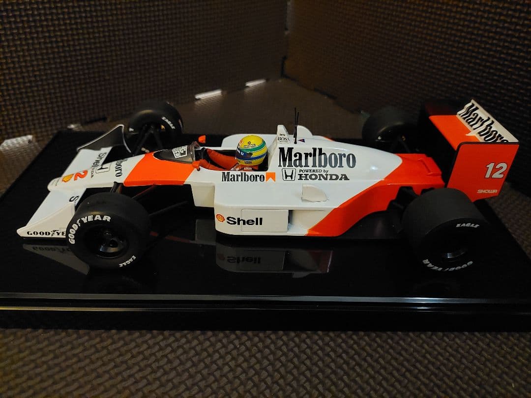 1/18 ＃１２ マクラーレンMP4/4 アイルトン・セナ Marlbolo
