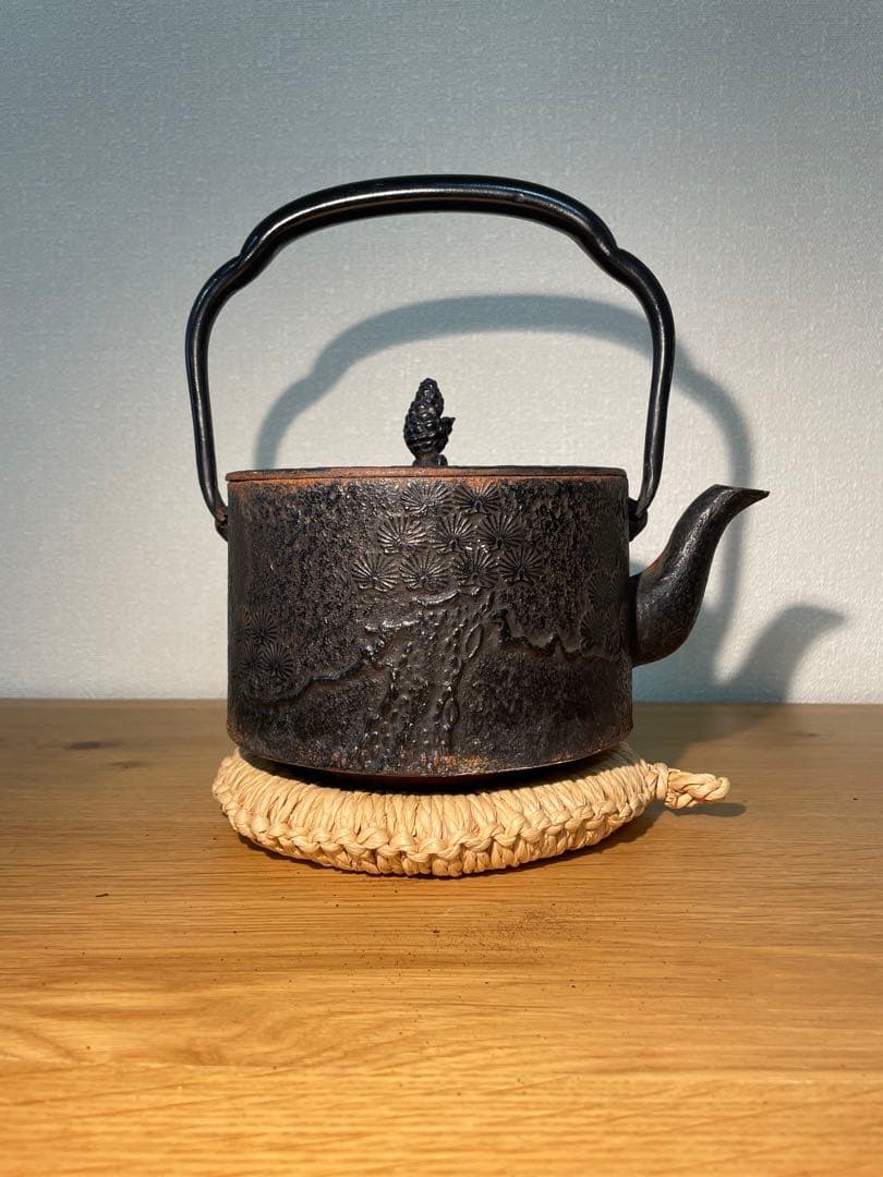 0290 岩鋳 南部鉄器・南部鉄瓶 18型寸同松 急須