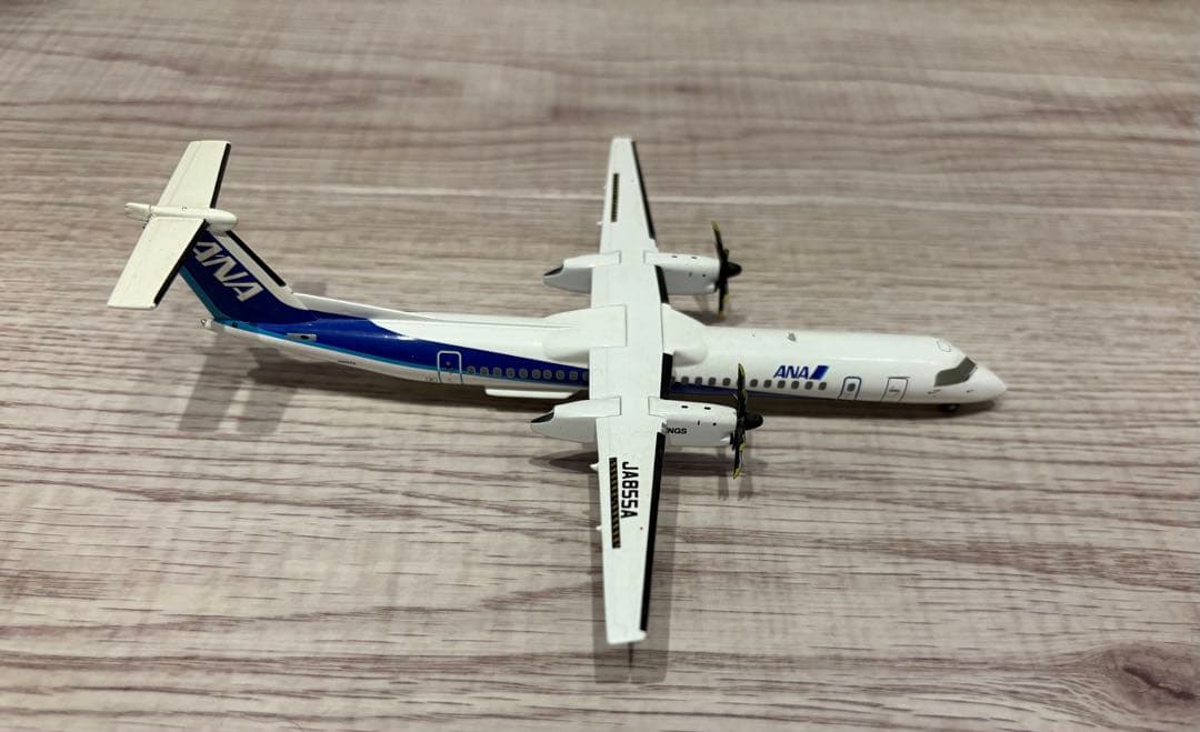 Q400 スケールモデル　1/200 DHC-8-400 ANA WINGS