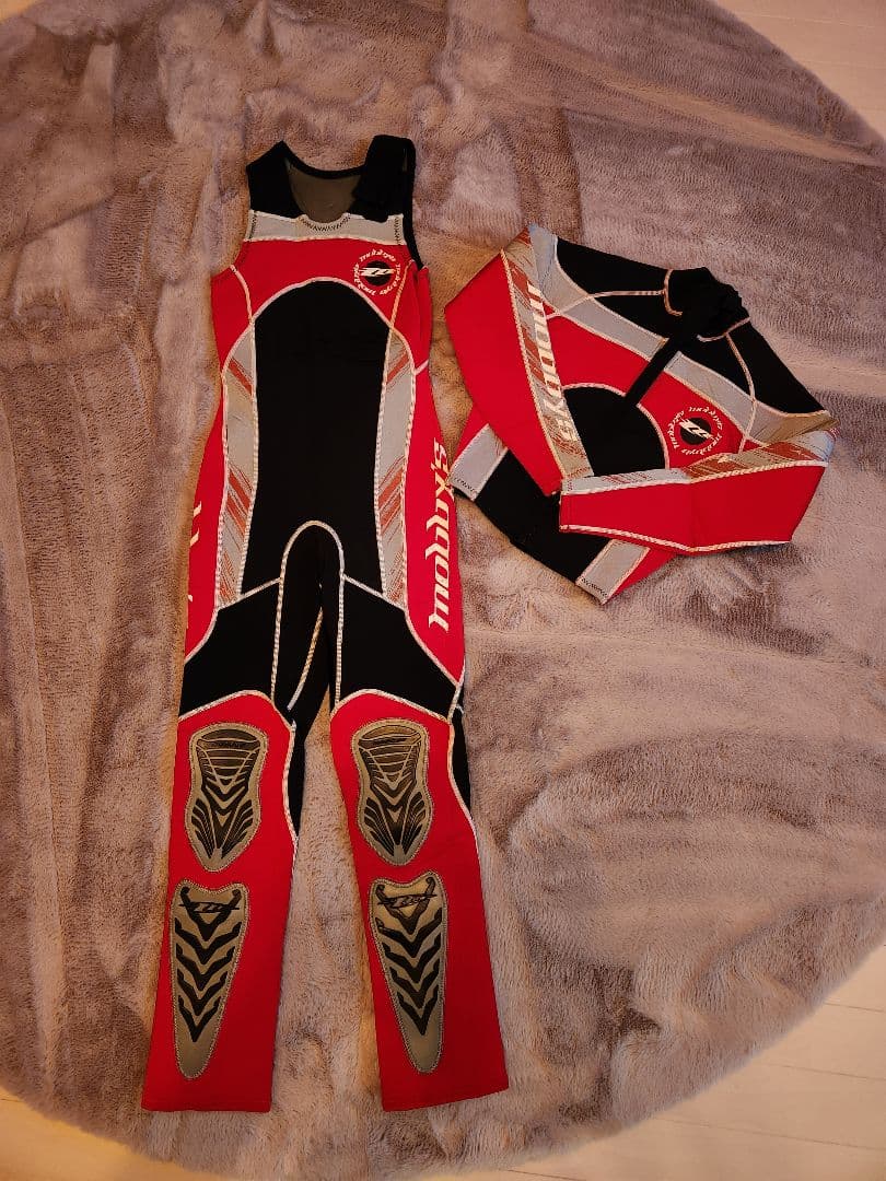 mobby's　ウェットスーツ　2ピース