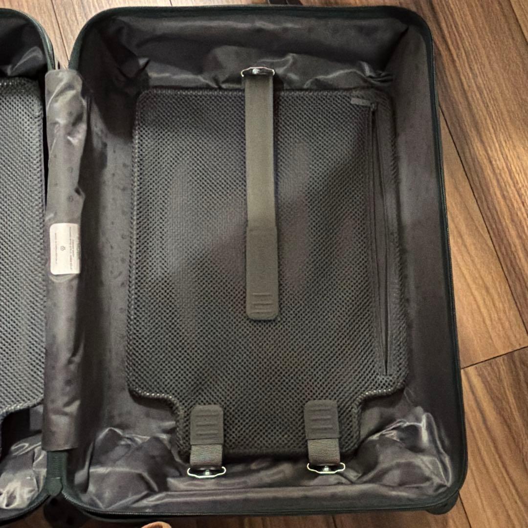 リモワ　グリーン　機内持ち込み　キャリーバック　スーツケース
