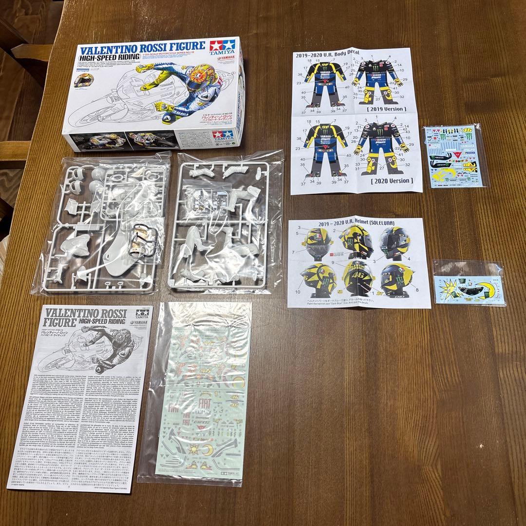 タミヤ　オートバイ　1/12 プラモデル　YZR-M1 ‘19 制作セット