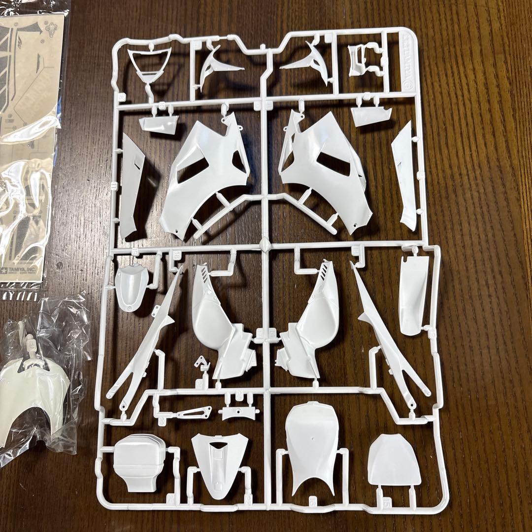 タミヤ　オートバイ　1/12 プラモデル　YZR-M1 ‘19 制作セット