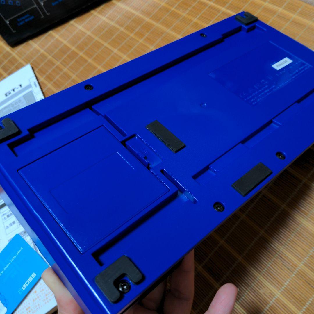 BOSS GT-1 ギターエフェクター　教本、純正アダプター付き