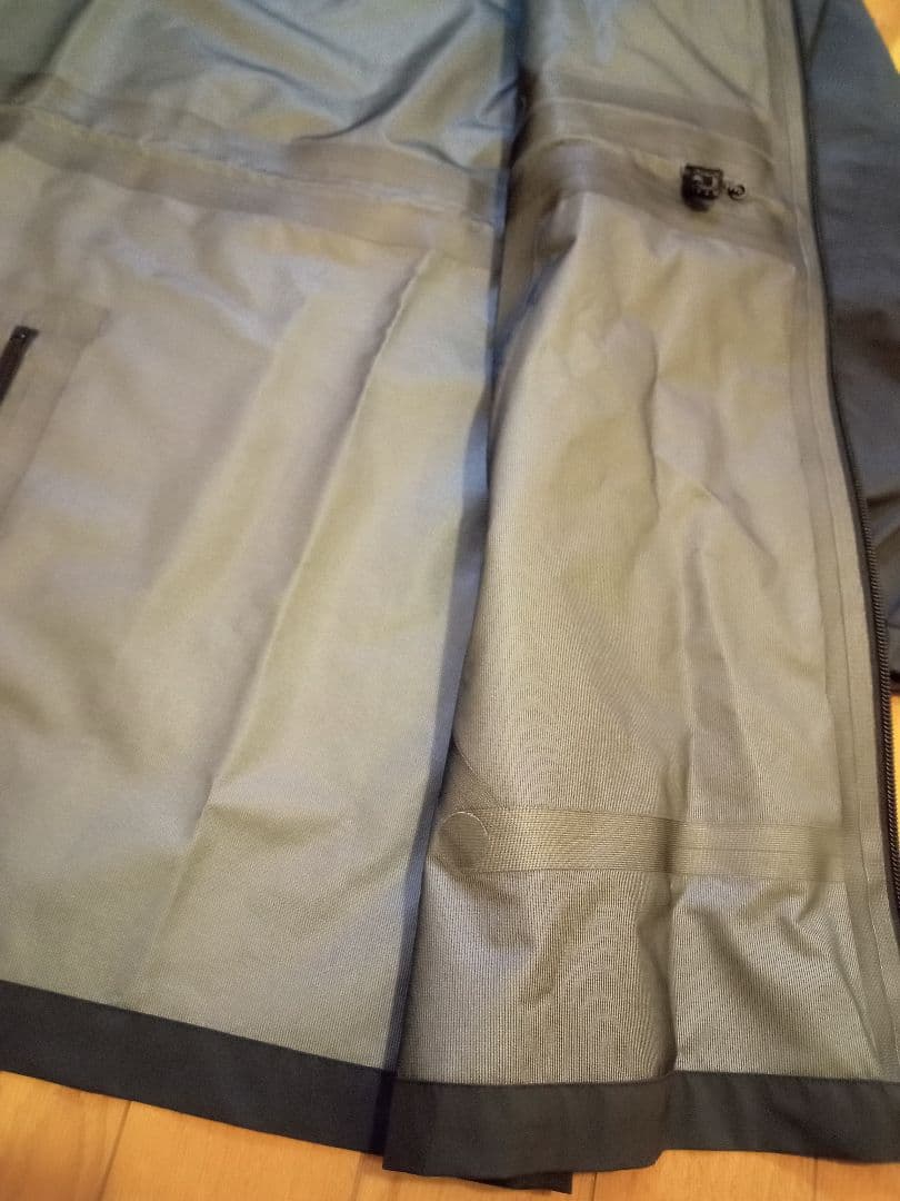 ルースイソンブラ　LTT　トップチーム　高機能ジャケット　メンズМ　黒　美品