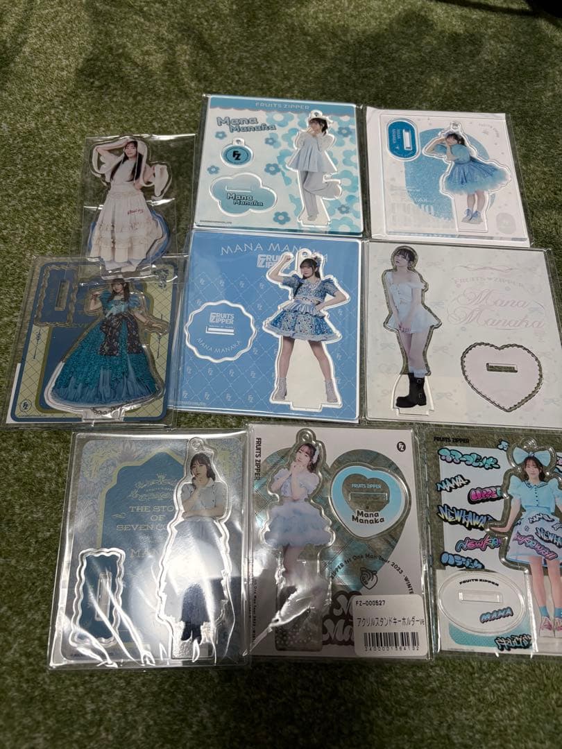 真中まな　アクスタ