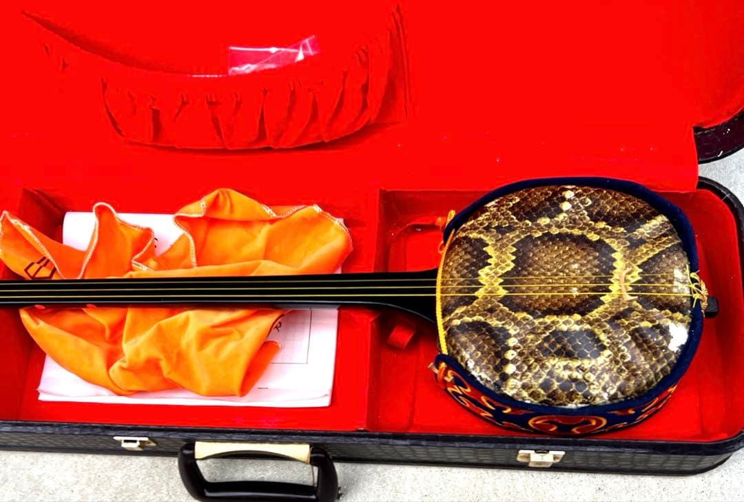 守礼印 ハードケース 三線 蛇皮柄　鍵付き