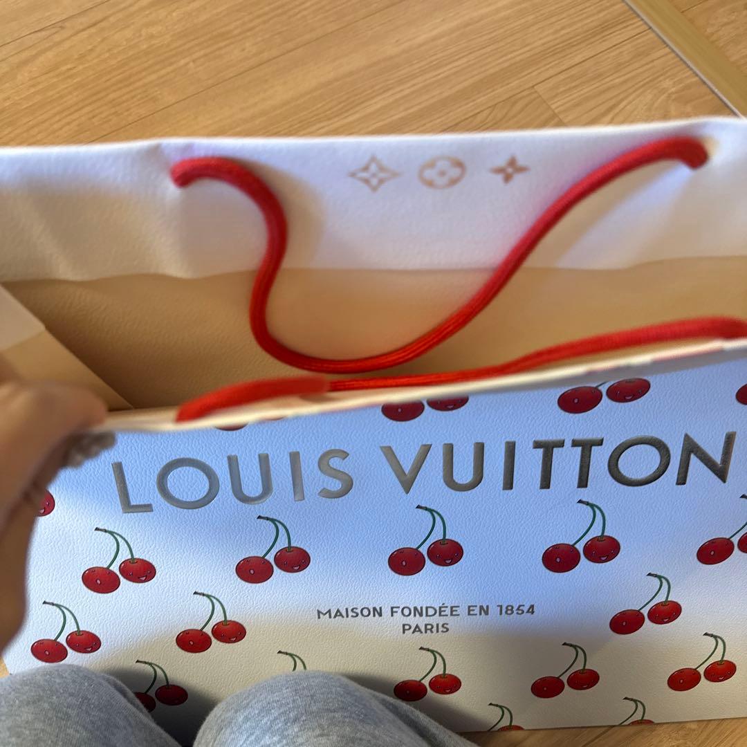LOUIS VUITTON チェリー柄 ショップ袋