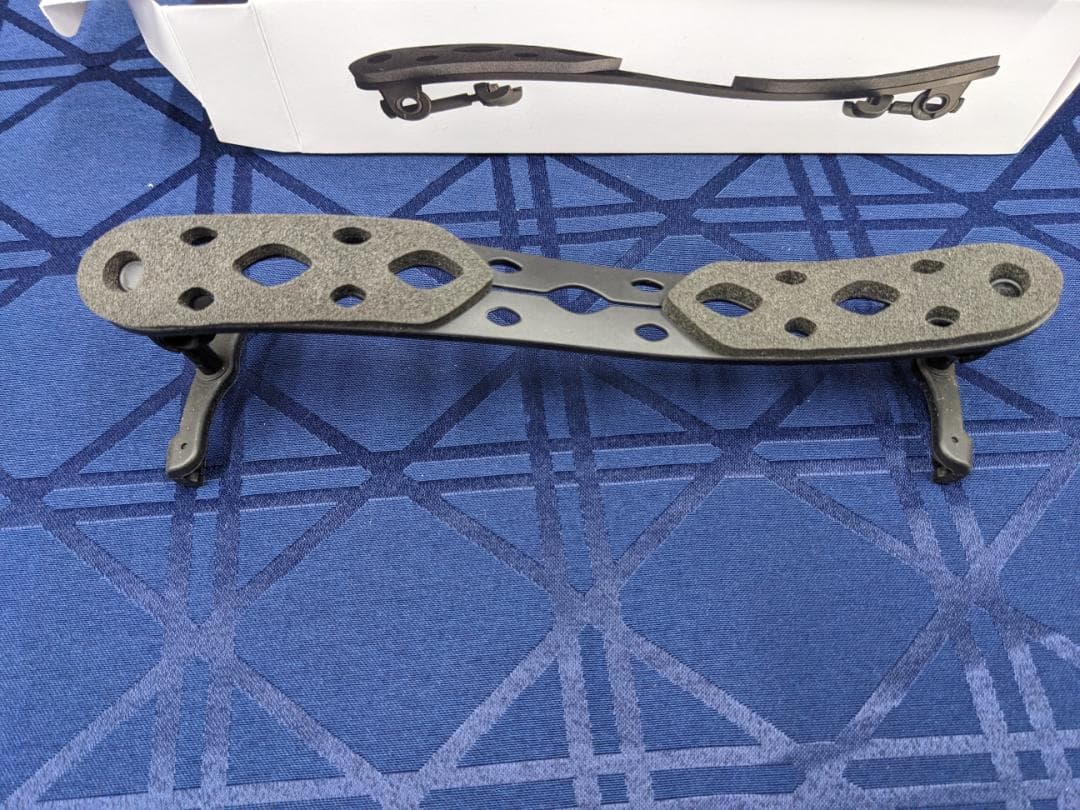 か*ま様 バイオリン肩当　ピラストロ社　ルナ　4/4サイズ用