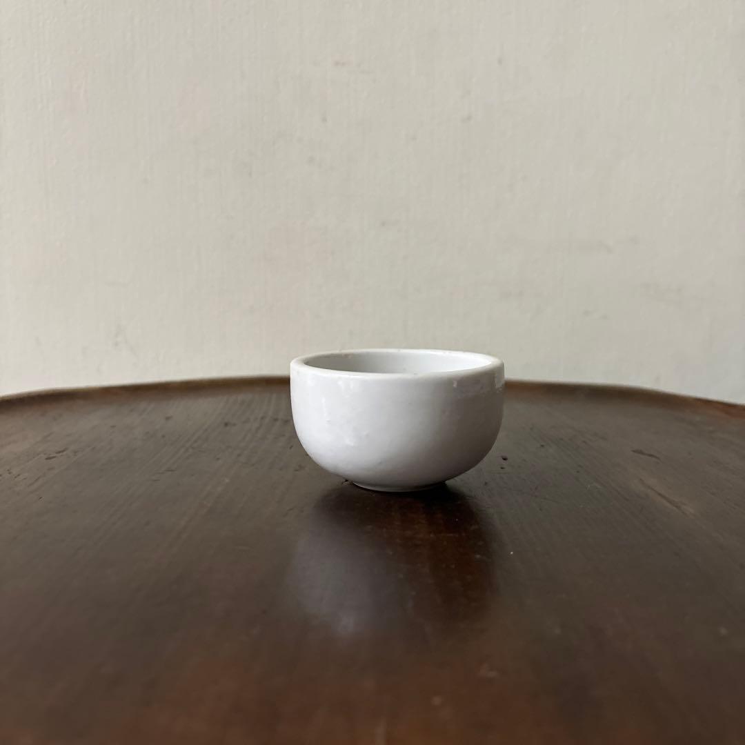 李朝　日帝時代　白磁ぐい呑み　筒盃　骨董　アンティーク　秦秀雄　白洲正子