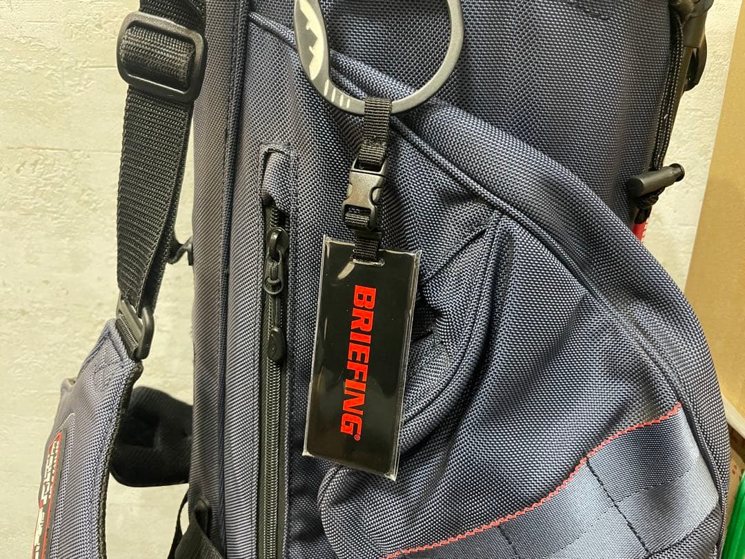 ブリーフィング　ゴルフキャディバッグ、ヘッドカバー付き