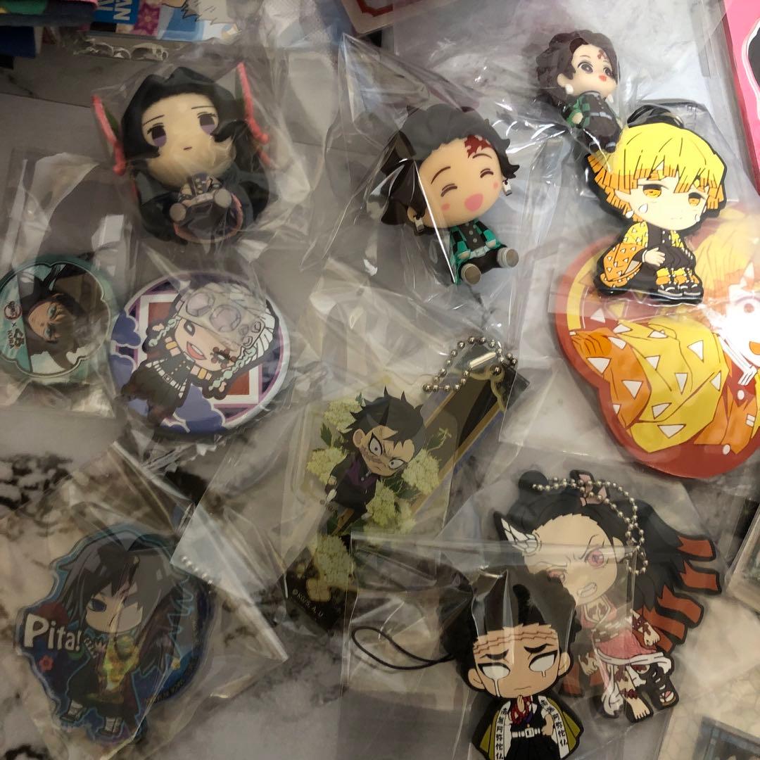 ノンジャンル　大量　まとめ売り　アニメグッズ　キャラクターグッズ　400点以上