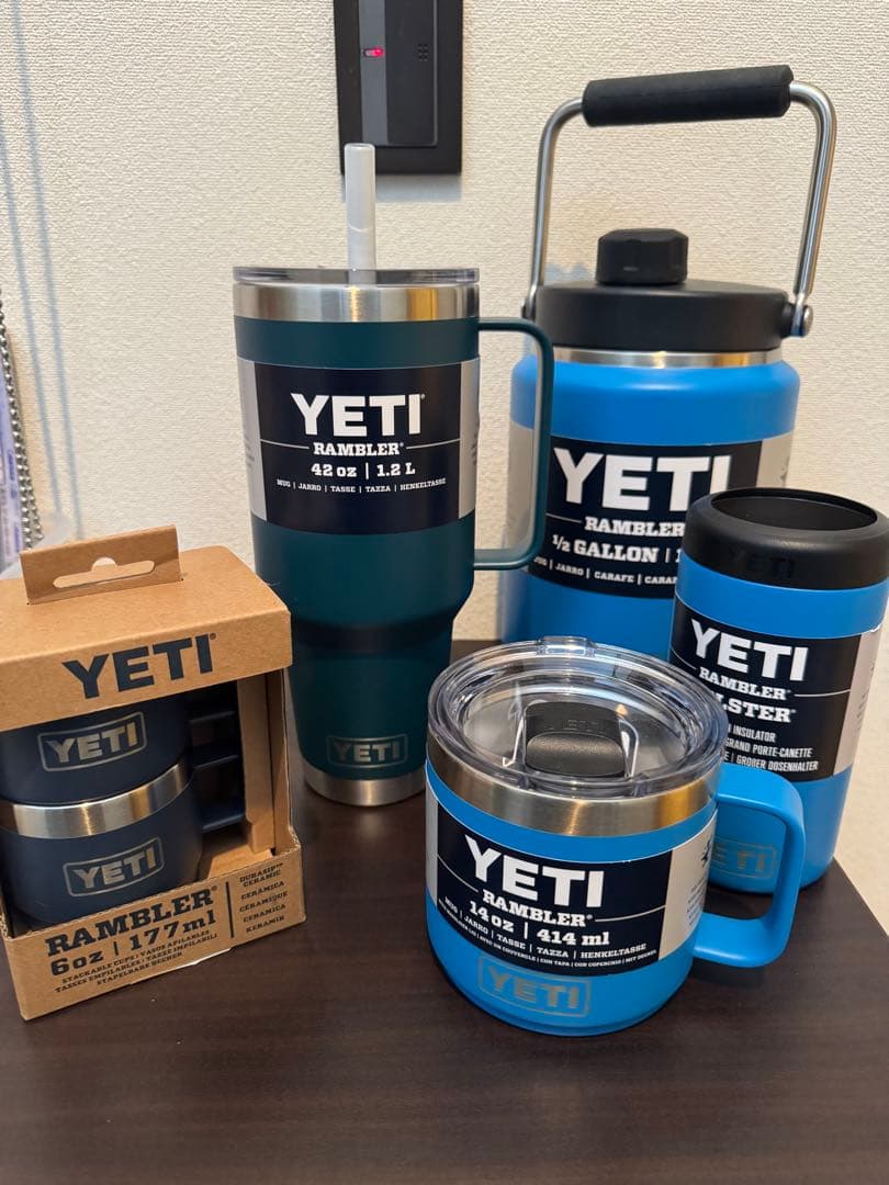 YETI Rambler 42 oz (1.2 L) ストローマグネイビー