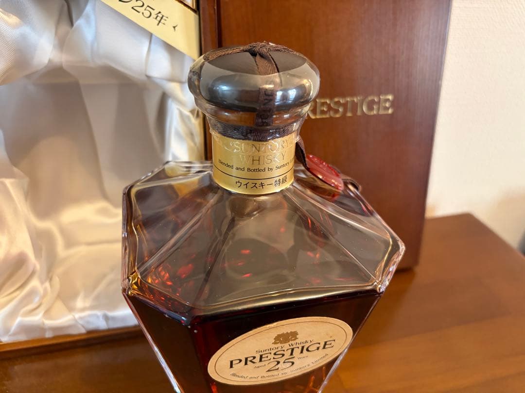 サントリー ウイスキー プレステージ25年 木箱付き 未開栓