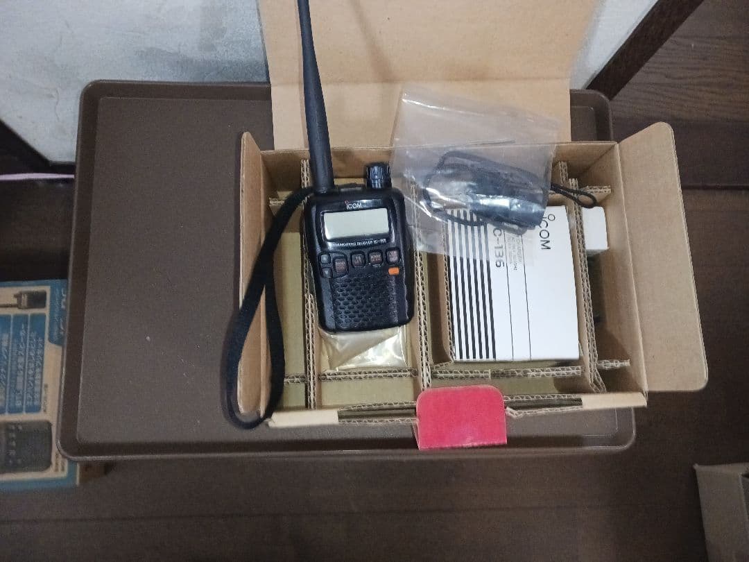ICOM IC-R5 受信機 充電器付き