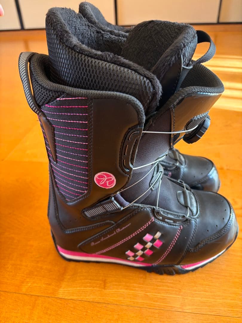 ほぼ未使用　スノーボード ブーツ 24.5 （約1時間 雪上歩行のみ）ダイヤル