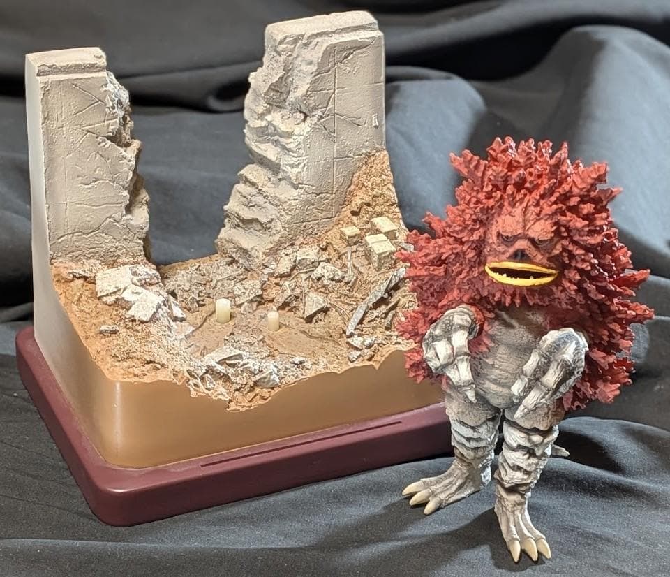 ガラモン「ウルトラＱ」登場怪獣（エクスプラス）ダム台座付ポリストーン フィギュア