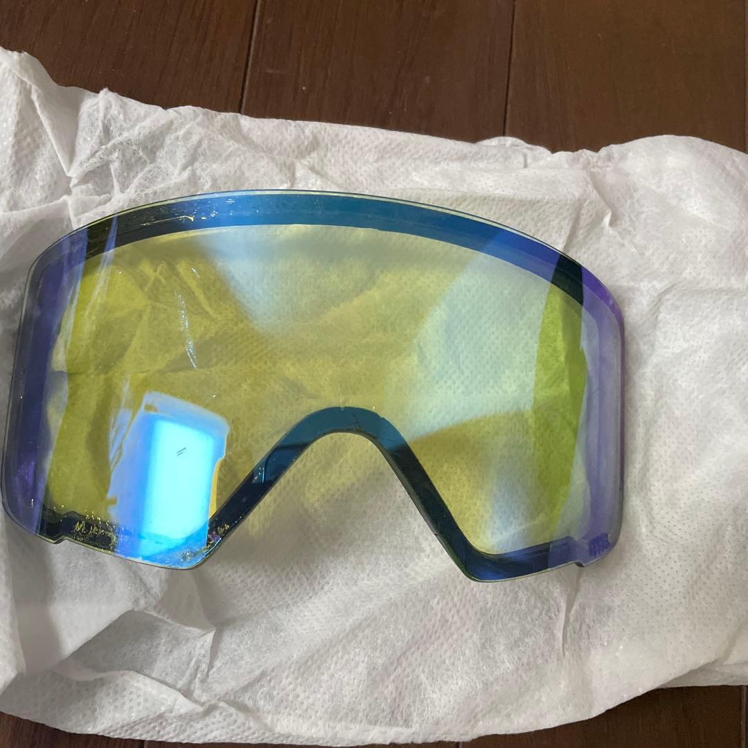 anon m3 ゴーグル 本体と付属品スペアレンズが難アリ。本体は難アリでは無い