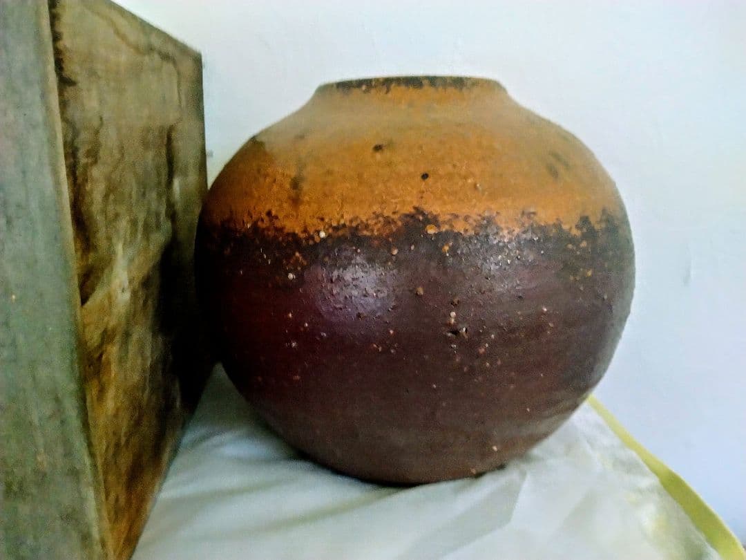 備前焼の壺 木箱付き