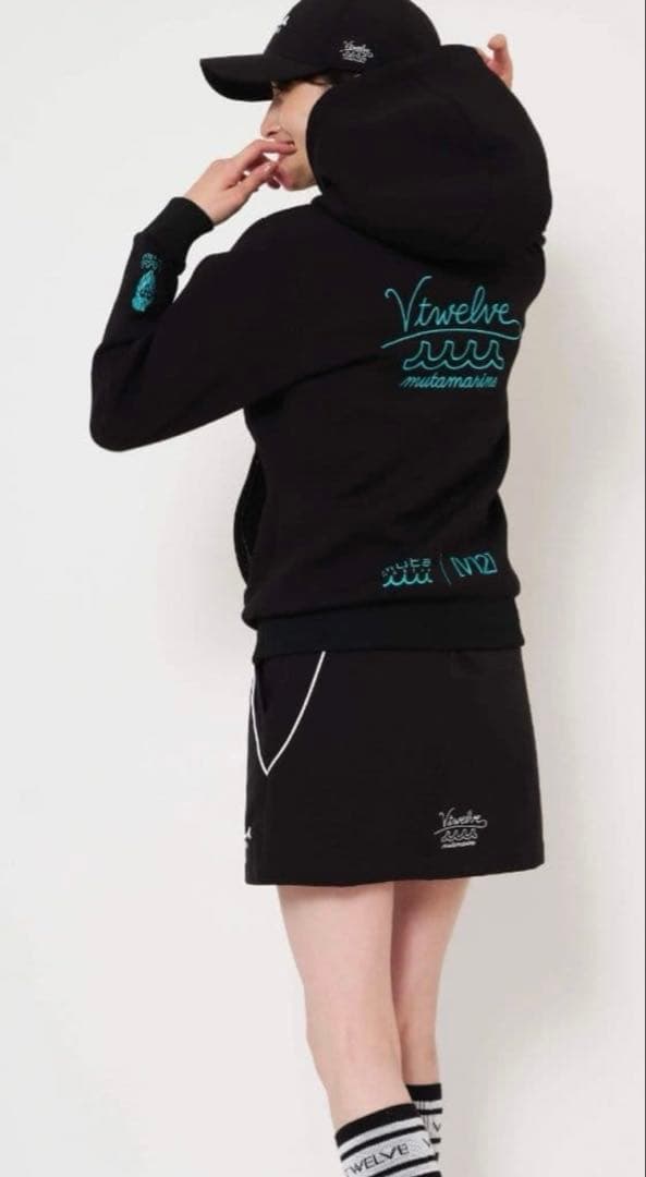 フォロー割引あり　完売品　V12 muta コラボ　パーカー