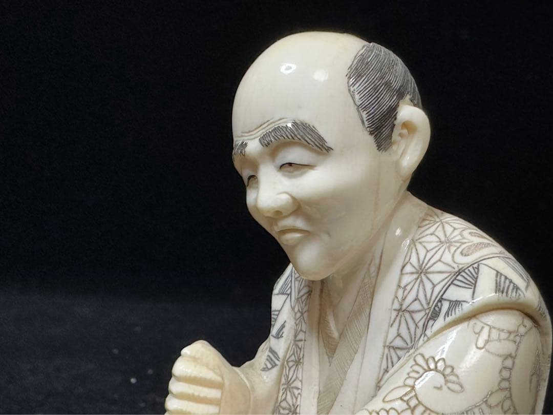 置物　アンティーク　天然素材　仏像　彫刻 古美術品　細密細工骨董　コレクション