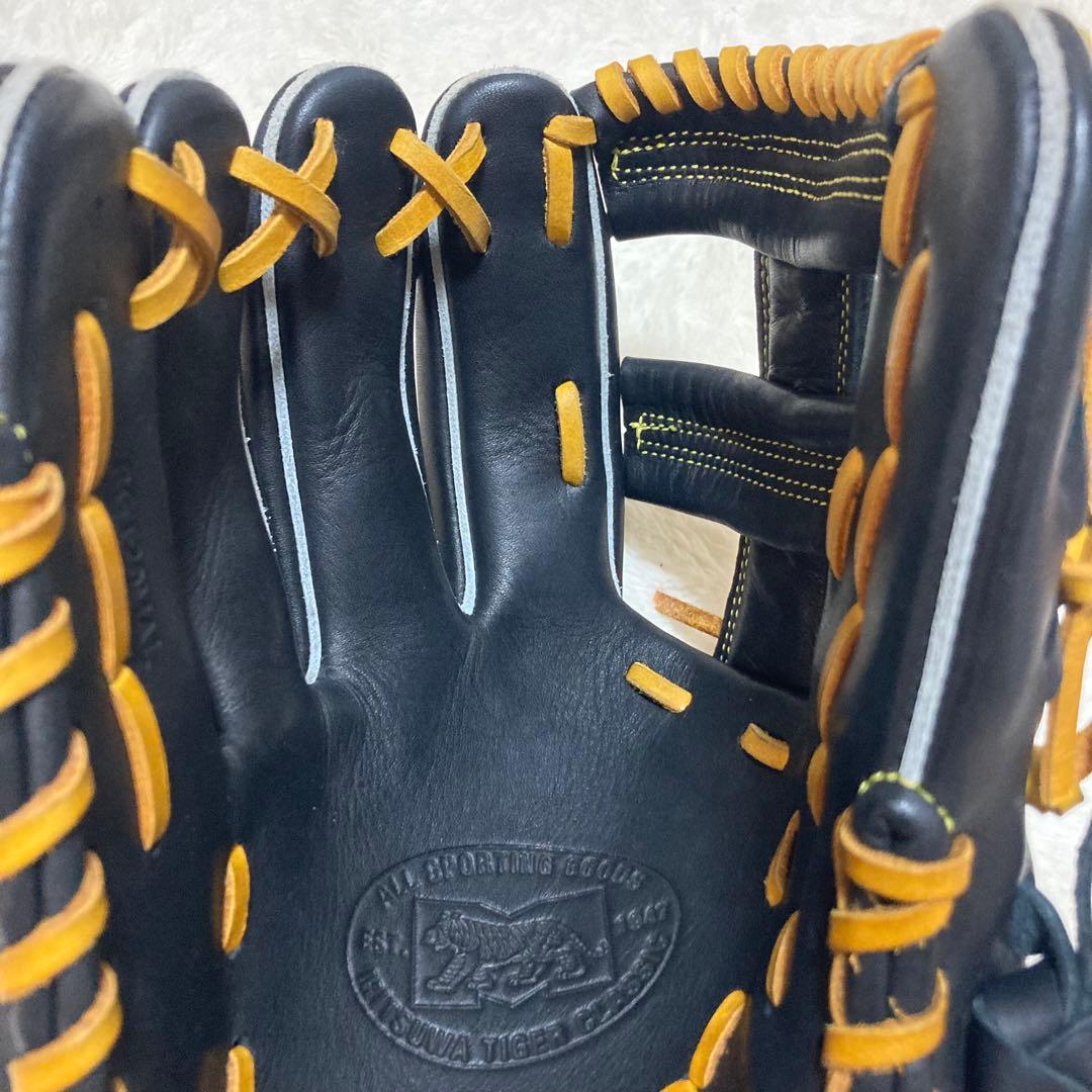 極美品　ミツワタイガー　軟式グローブ　左利き　オールラウンド