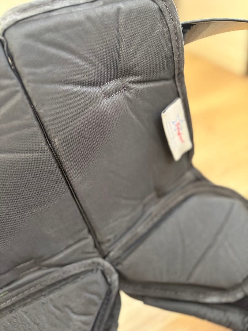 Douglas FF17 XS ショルダーパッド ブラック/ホワイト