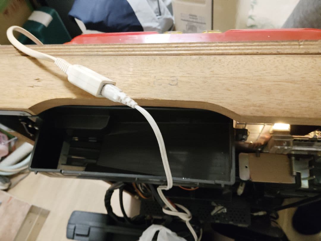 パチンコパワフル　液晶不良　引き取り、送付可別着払いのみ　梱包1000円くらい