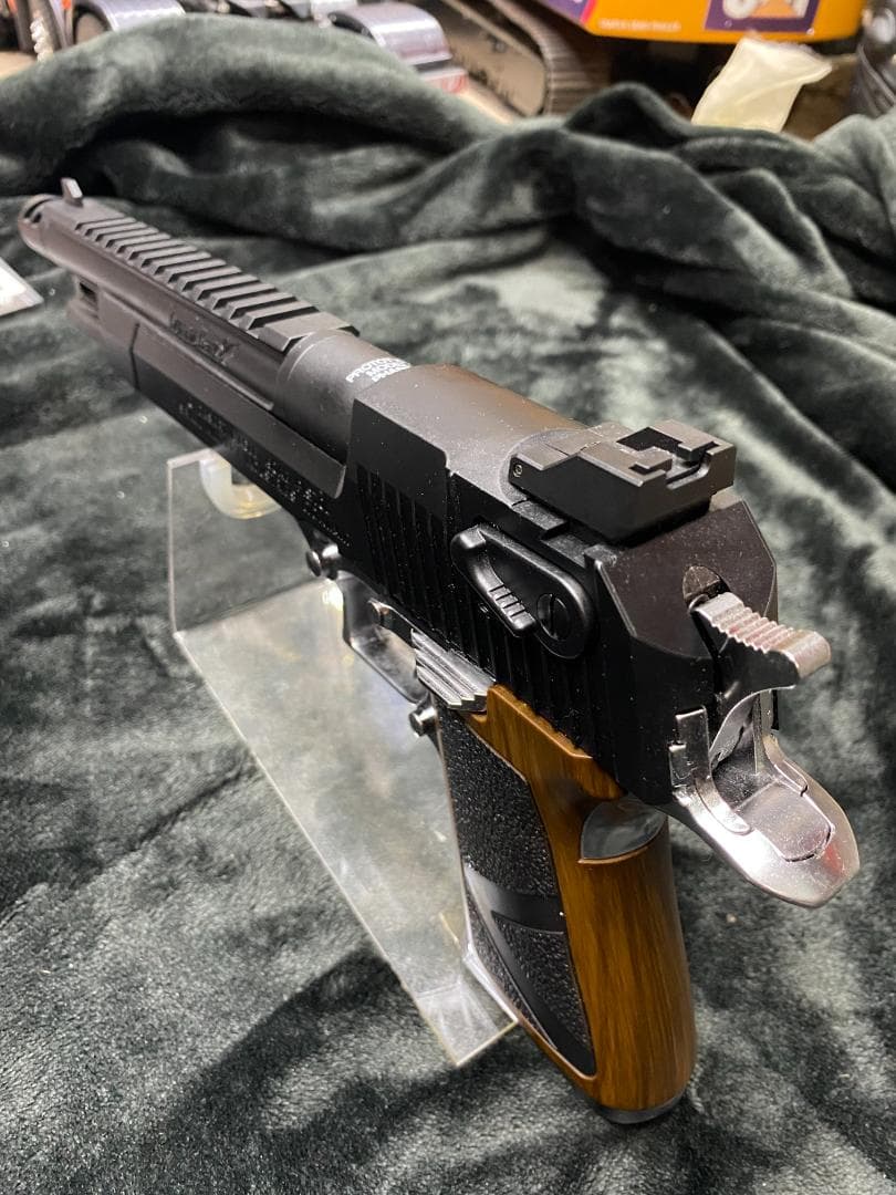 リョリョ　東京マルイ限定モデル　バイオハザードRE:2 ライトニングホーク