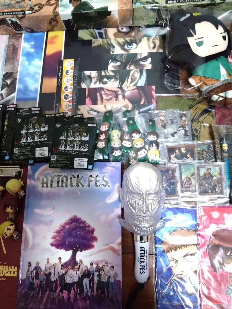 進撃の巨人グッズ50点以上まとめ売り