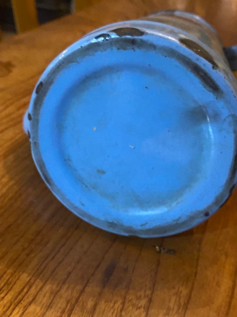 ヴィンテージ、イギリスで購入。青い花柄のホーロー製ポット