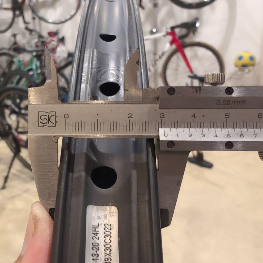 カーボンリム 超軽量 1300g ディスクブレーキ用 シマノフリー