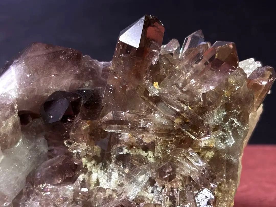 【超キラキラ透明】天然スモーキークォーツ 大きめクラスター 煙水晶(ブラジル産)