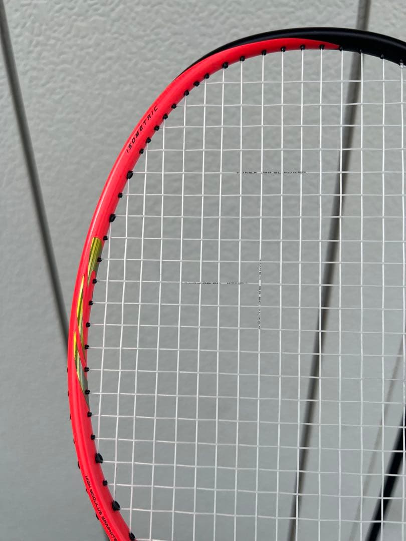 アストロクス77バドミントンラケットASTROX 77 4U5