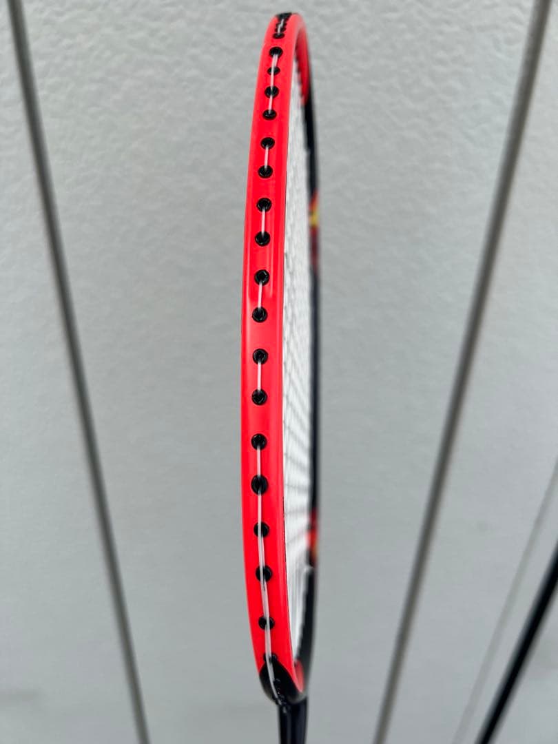 アストロクス77バドミントンラケットASTROX 77 4U5