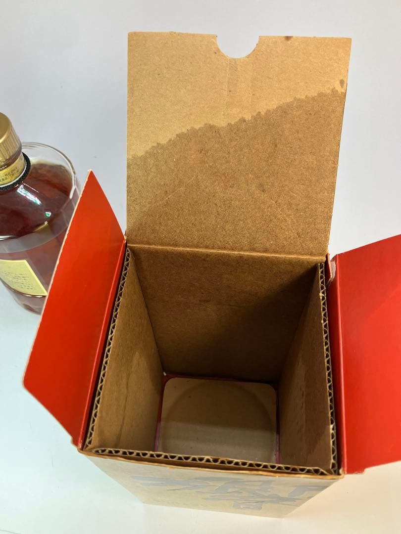 サントリーウイスキー響　裏ゴールドラベル　液面低い　箱付き　未開封