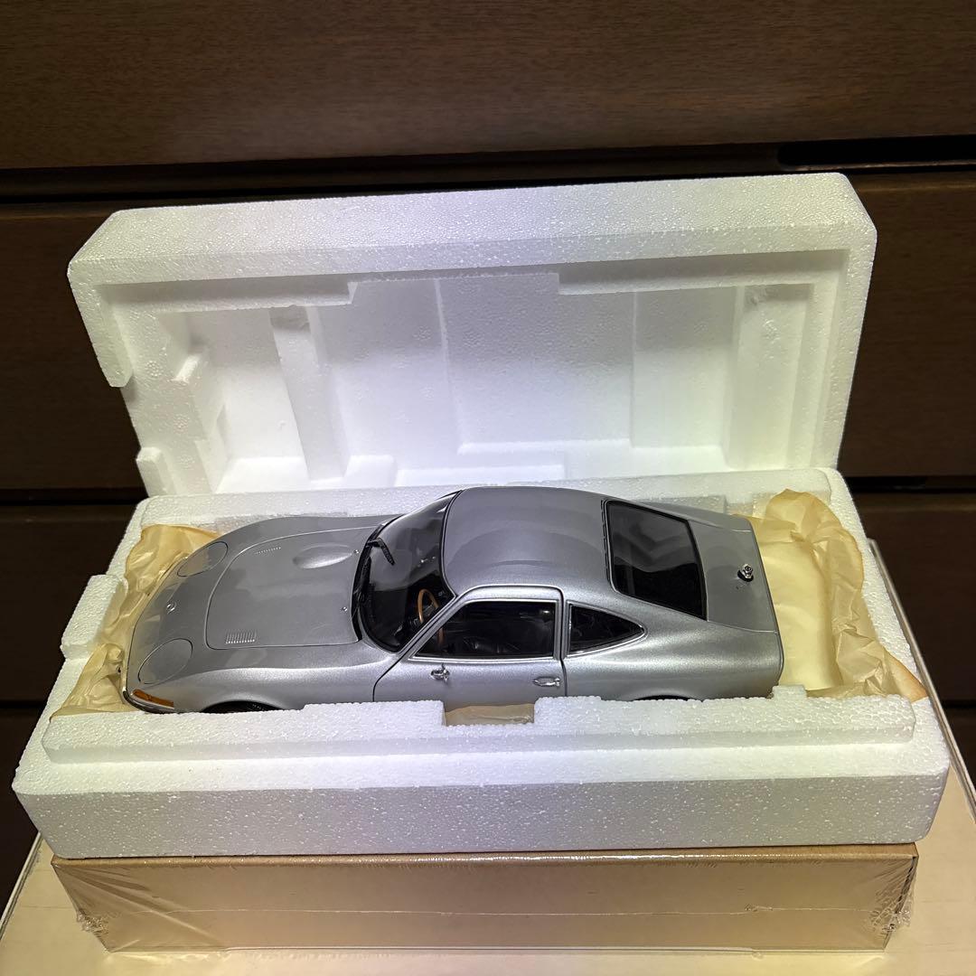 オペル GT 1968 ミニチャンプス　1/18 未使用
