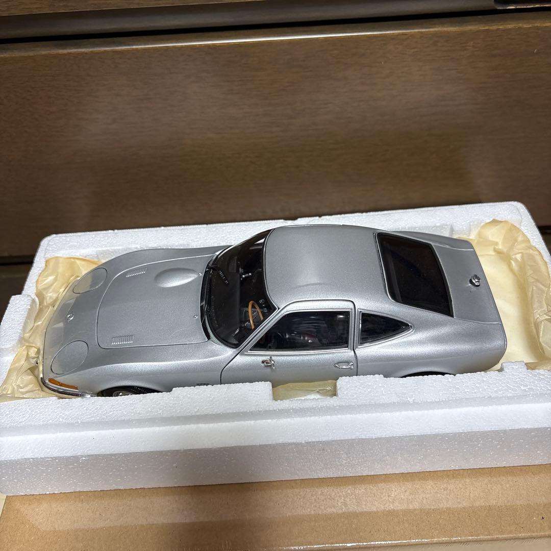 オペル GT 1968 ミニチャンプス　1/18 未使用