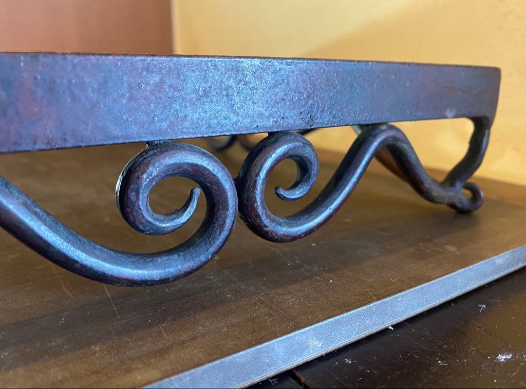 ヴィンテージ　一点物・アイアン製装飾　ガラス台 ハンドメイド　アンティーク　レア