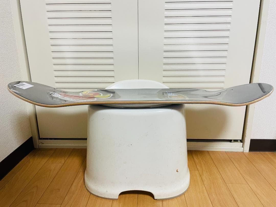 TOY MACHINEトイマシーン　スケートボードデッキ　8.25*32インチ